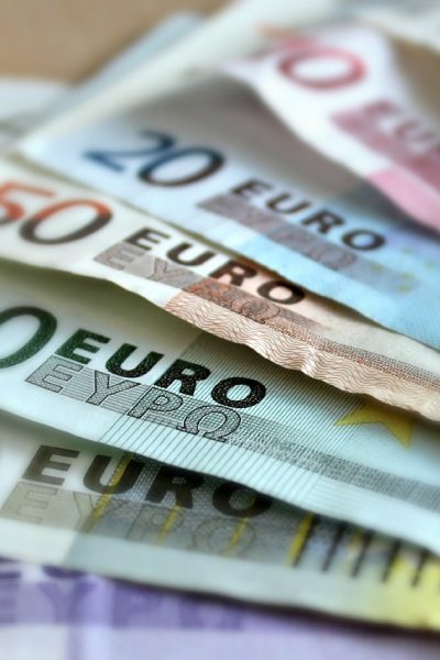 Kohlenwasserstoffwirtschaft begrüßt Initiative der Regierung Strategiedialog zur Lage und Zukunft von Raffinerien und Infrastrukturen